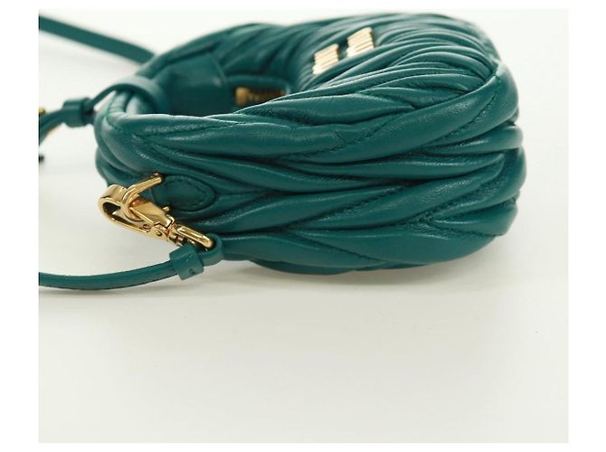 Borsa a Spalla Miu Miu Matelassé Micro Hobo in Pelle Verde Oro Auth 168972SM D'oro - vista 3