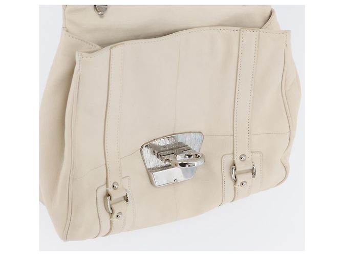 Borsa a mano One Belt in pelle bianca e argento di Salvatore Ferragamo Auth am10782 Bianco - vista 22