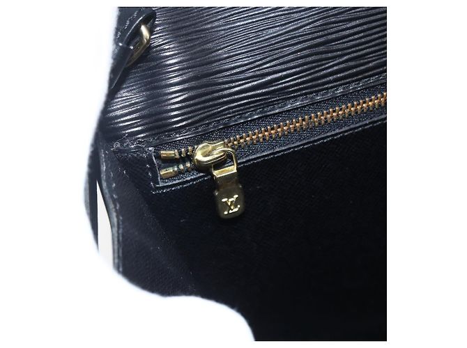 LOUIS VUITTON Epi Serie Dragonne Clutch Bag Nero M52612 LV Auth ep13469 - vista 21