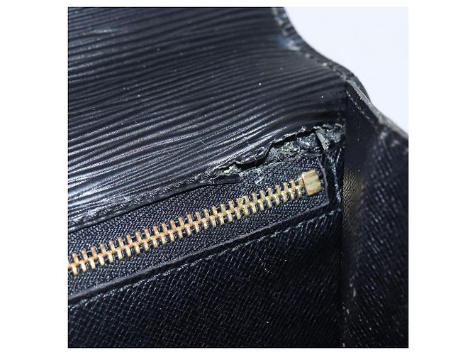 LOUIS VUITTON Epi Serie Dragonne Clutch Bag Nero M52612 LV Auth ep13469 - vista 9