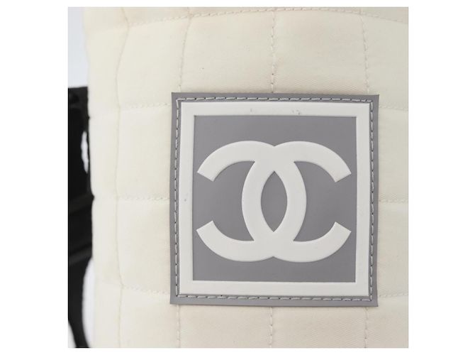 Borsa porta bottiglia in nylon bianco e argento della linea sportiva CHANEL con CC Auth bs33406 - vista 18