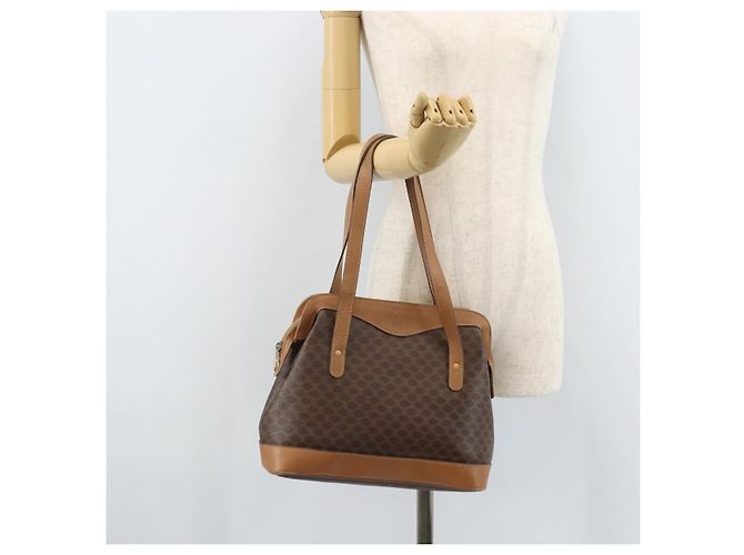 Céline Borsa a mano in tela Macadam CELINE in pelle PVC marrone e oro Auth 172241 D'oro - vista 24