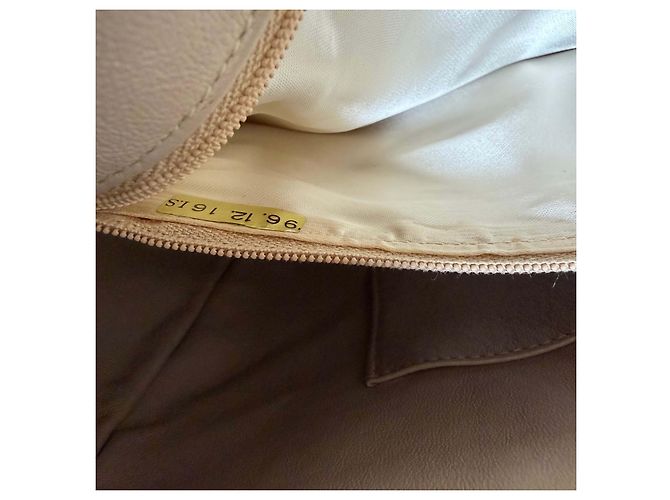 Camera Borsa a tracolla in caviar Chanel Beige - vista 17