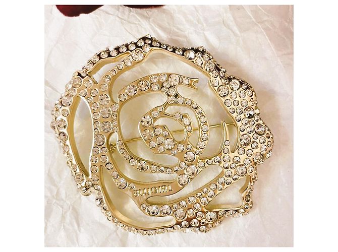 Bellissima spilla Blugirl di BLUMARINE a forma di rosa con cristalli Bianco D'oro - vista 4