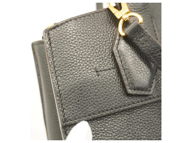 Borsa Louis Vuitton City Steamer PM in Noir Nero - vista 8