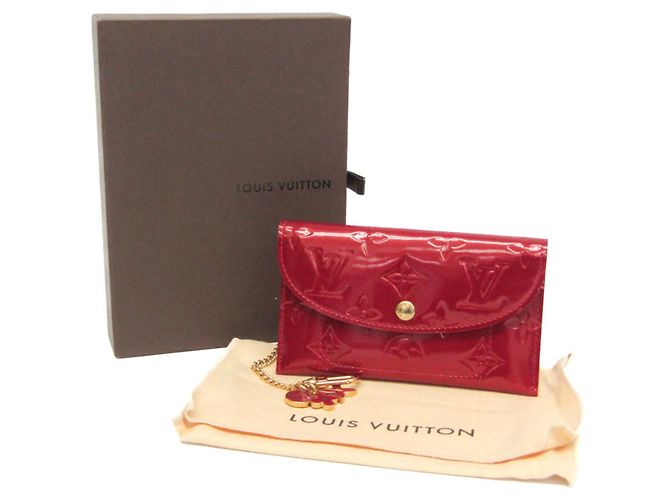 Louis Vuitton Monogram Vernis Enveloppe Plat Key Case Red - view 2