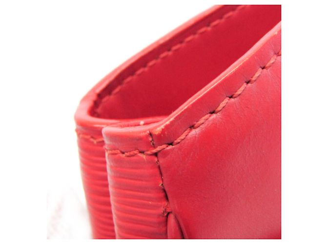 Bolso Louis Vuitton Epi Passy GM en Rouge Roja - vista 16