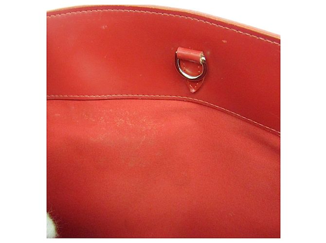 Bolso Louis Vuitton Epi Passy GM en Rouge Roja - vista 17