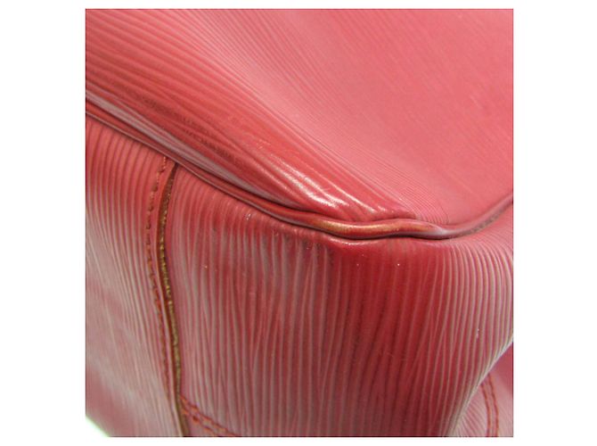 Bolso Louis Vuitton Epi Passy GM en Rouge Roja - vista 4