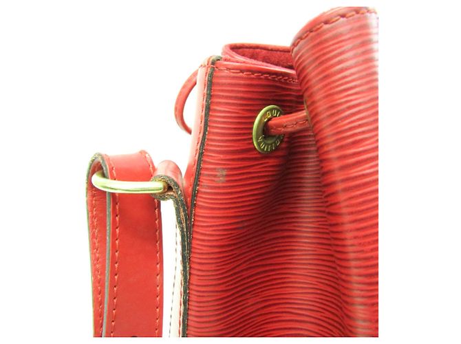 Noe Borsa a Spalla Louis Vuitton Epi Petit Noé M44107 Rosso - vista 11