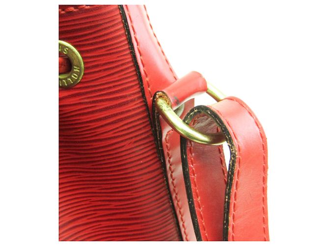 Noe Borsa a Spalla Louis Vuitton Epi Petit Noé M44107 Rosso - vista 12