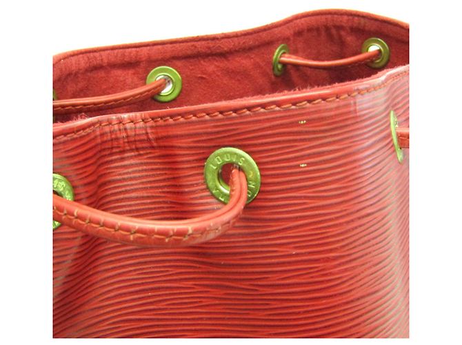 Noe Borsa a Spalla Louis Vuitton Epi Petit Noé M44107 Rosso - vista 16