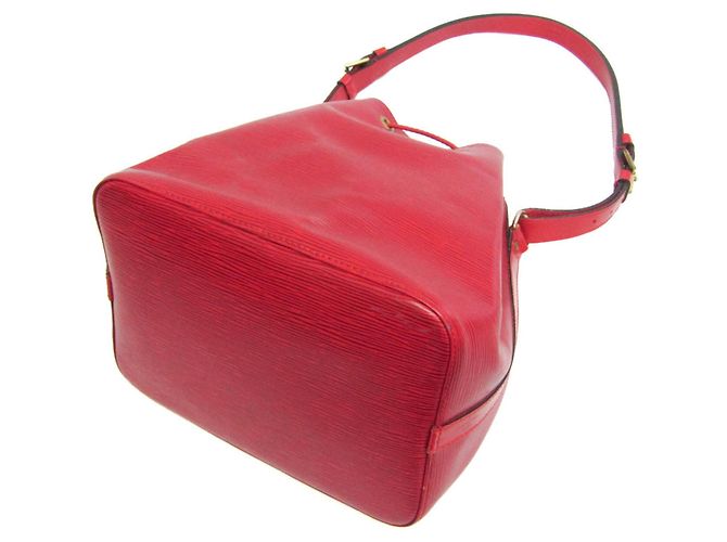 Noe Borsa a Spalla Louis Vuitton Epi Petit Noé M44107 Rosso - vista 2