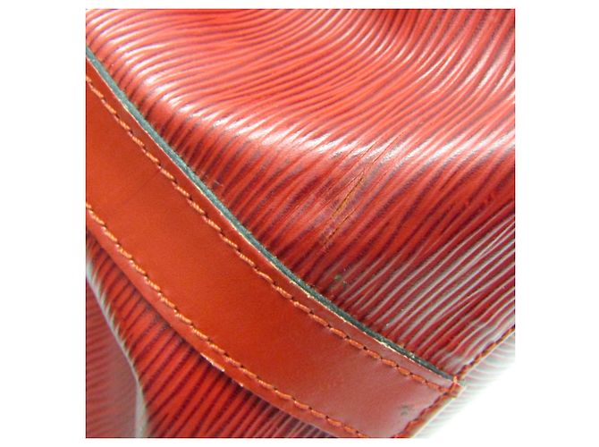 Noe Borsa a Spalla Louis Vuitton Epi Petit Noé M44107 Rosso - vista 6