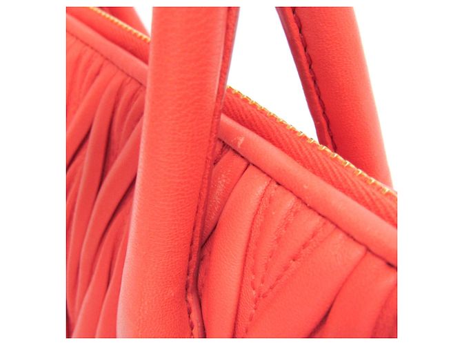 Borsa in pelle Matelassé Miu Miu in rosa salmone - vista 12