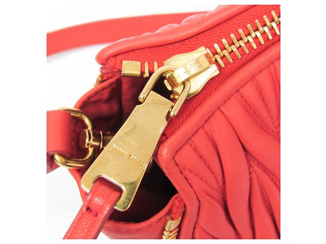 Borsa in pelle Matelassé Miu Miu in rosa salmone - vista 15