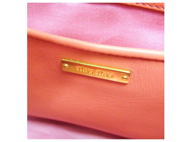 Borsa in pelle Matelassé Miu Miu in rosa salmone - vista 17