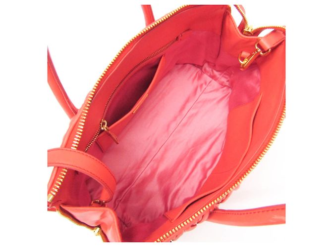 Borsa in pelle Matelassé Miu Miu in rosa salmone - vista 4
