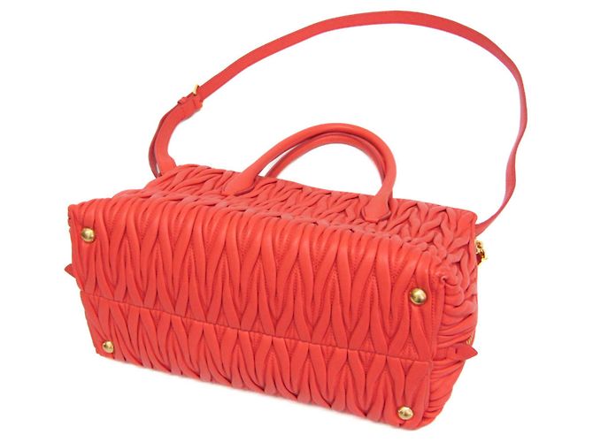 Borsa in pelle Matelassé Miu Miu in rosa salmone - vista 7