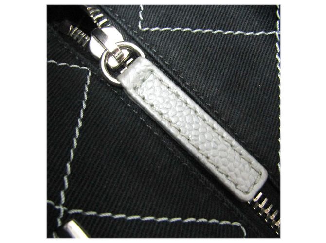 Bolso tote de piel de ternera plateada Chanel On the Road Plata - vista 11