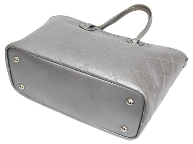 Bolso tote de piel de ternera plateada Chanel On the Road Plata - vista 2