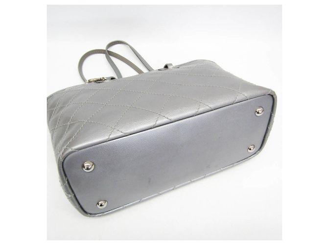 Bolso tote de piel de ternera plateada Chanel On the Road Plata - vista 4