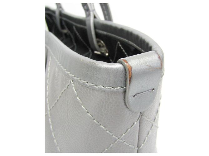 Bolso tote de piel de ternera plateada Chanel On the Road Plata - vista 5