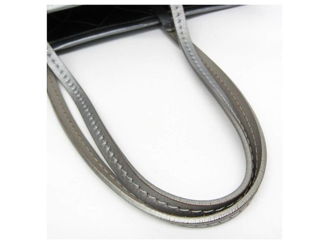 Bolso tote de piel de ternera plateada Chanel On the Road Plata - vista 6