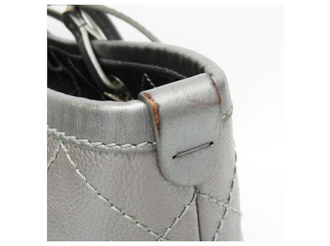 Bolso tote de piel de ternera plateada Chanel On the Road Plata - vista 9