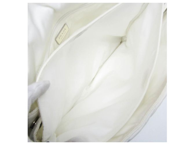 Borsa a Spalla Imbottita in Re-Nylon Prada Nero Bianco - vista 13