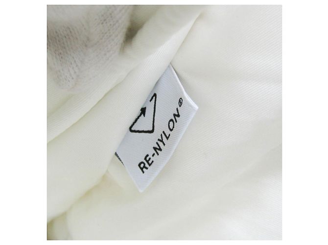 Borsa a Spalla Imbottita in Re-Nylon Prada Nero Bianco - vista 15