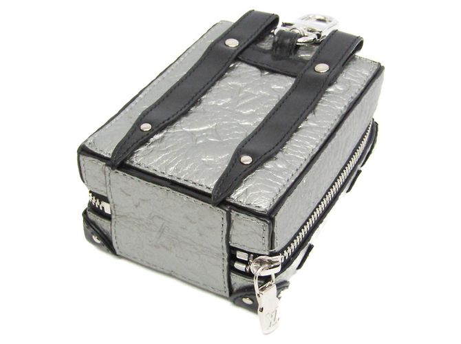 Charm de bolso de cuero Louis Vuitton Negro Plata - vista 3