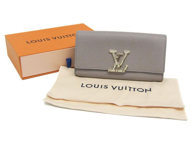Cartera Taurillon Capucines M80928 de Louis Vuitton Gris - vista 2