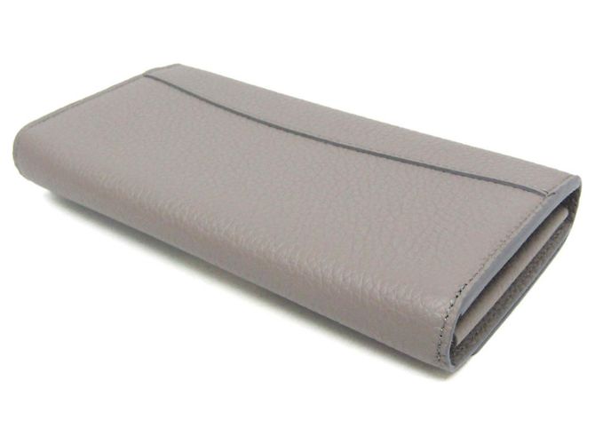 Cartera Taurillon Capucines M80928 de Louis Vuitton Gris - vista 3