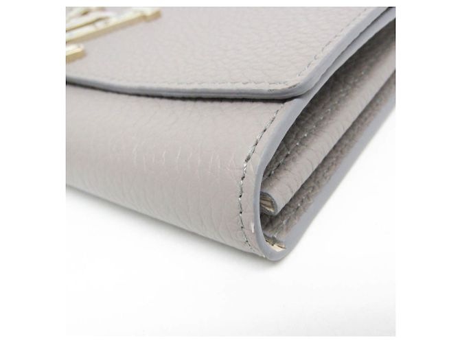 Cartera Taurillon Capucines M80928 de Louis Vuitton Gris - vista 6