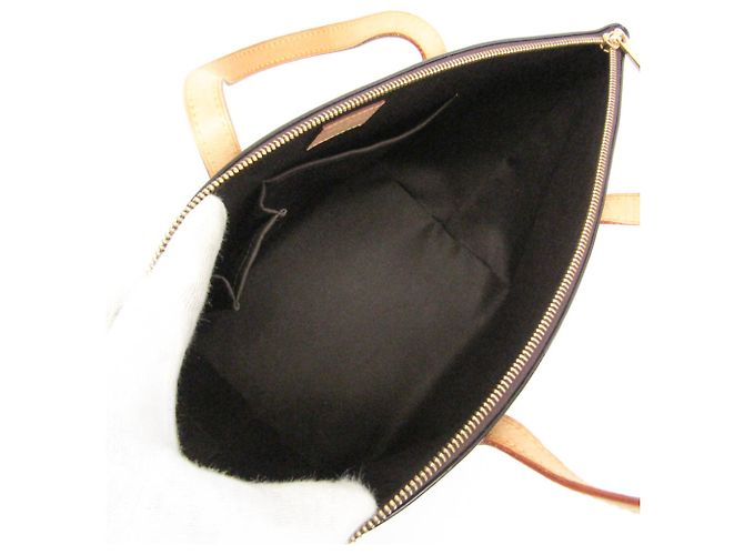Borsa Louis Vuitton Monogram Vernis Bellevue PM in Amarante Bordò - vista 3