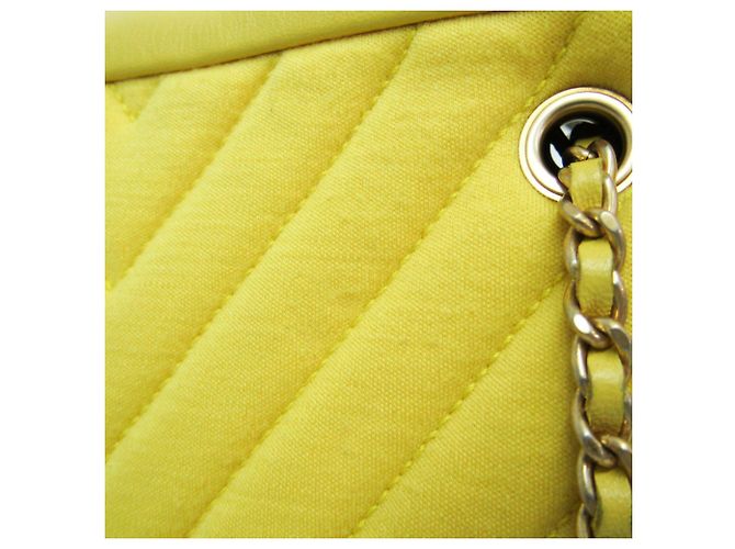Borsa a Spalla Gialla Chanel Chevron V-stitch Giallo - vista 11