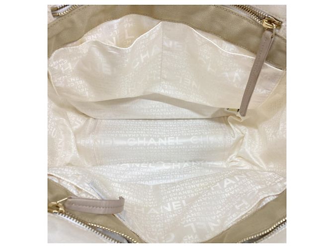 Timeless Borsa tote Chanel in tela marshmallow Bianco - vista 4