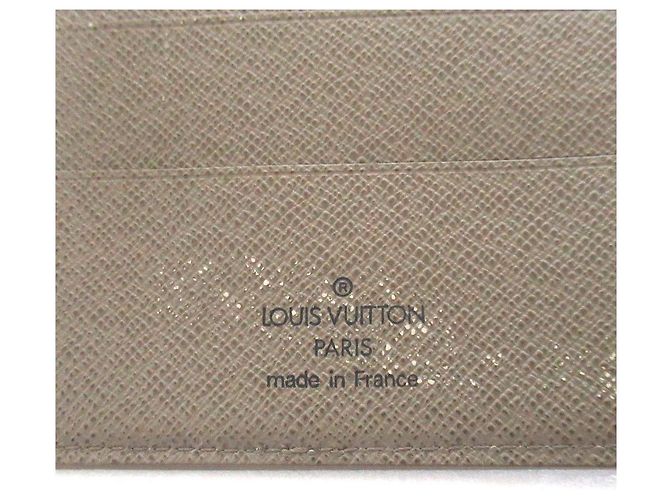 Louis Vuitton Damier Geant Multi Pass Case Green - view 10
