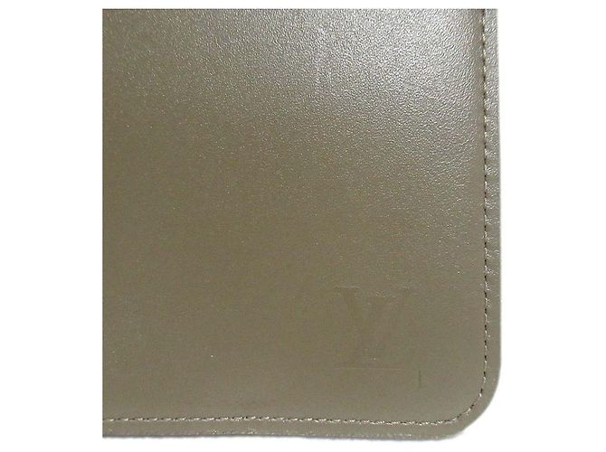 Louis Vuitton Damier Geant Multi Pass Case Green - view 3
