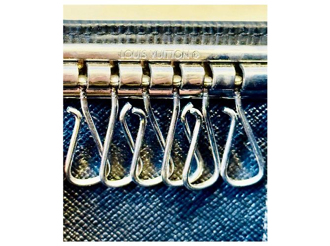 Louis Vuitton Epi Leather Key Pouch Black - view 4