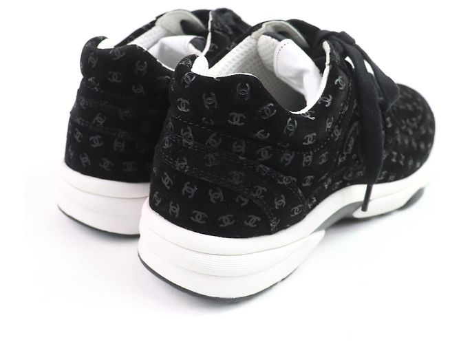 Timeless Chanel Wildleder-Sneaker Schwarz - Ansicht 3