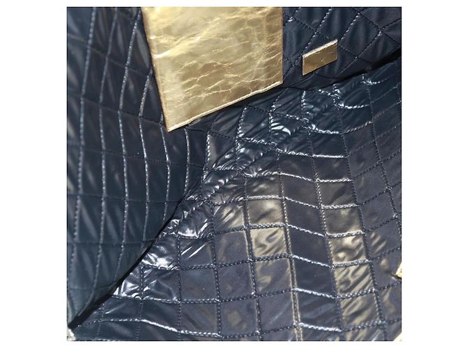 Chanel Feminine Crinkled Leather Medium D'oro - vista 5