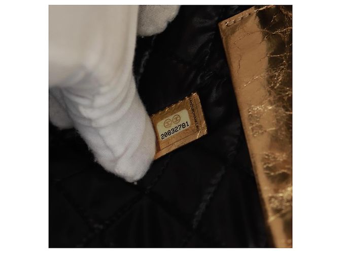 Chanel Feminine Crinkled Leather Medium D'oro - vista 7