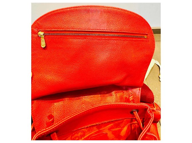 Roter MCM Rucksack mit Löwen-Applikation - Ansicht 12