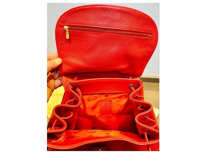 Roter MCM Rucksack mit Löwen-Applikation - Ansicht 14