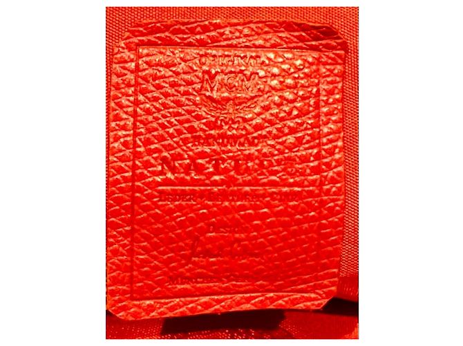 Roter MCM Rucksack mit Löwen-Applikation - Ansicht 15