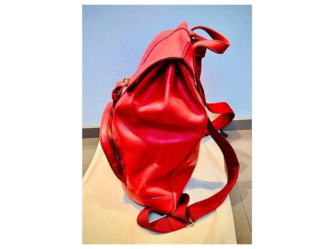 Roter MCM Rucksack mit Löwen-Applikation - Ansicht 4