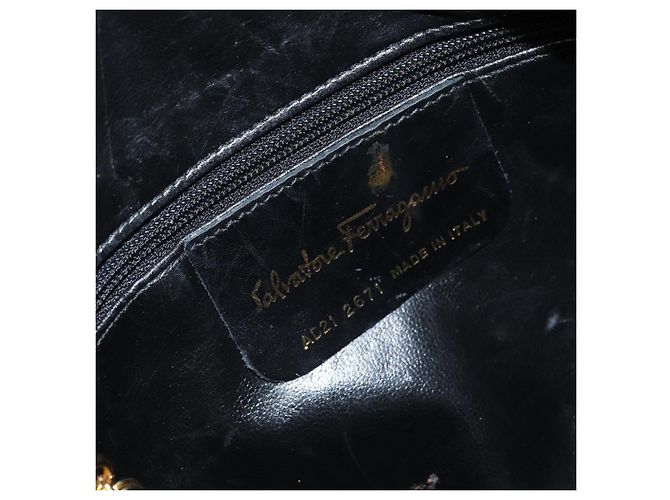 Borsa a Spalla Salvatore Ferragamo in Tela Nera e Oro Auth 166679 Nero D'oro - vista 12