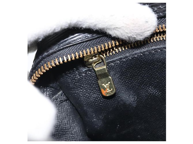 LOUIS VUITTON Bolsa de Ombro Epi Jeune Fille MM Preta M52152 LV Auth BA10442 Preto - vista 22
